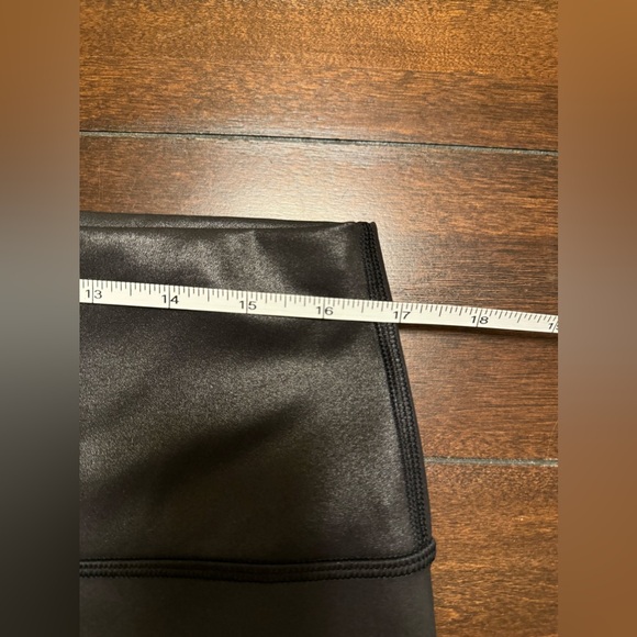 NWOT Lululemon Wunder Under High-Rise Tight *Foil 28"
Luminosity Foil Pr… - Picture 7 of 11